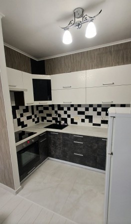 Євродвушка  в новому будинку з ремонтом меблями та П/Т - фото 1