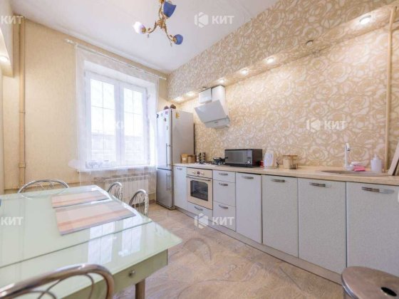 3к. 76м2, Центр (м. Исторический музей, пл. Конституции) 127468 Харьков