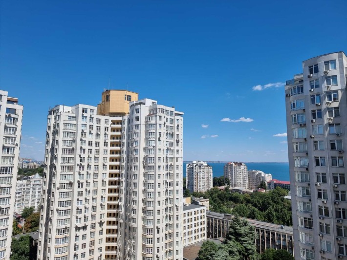 Французский бульвар. Прямой вид на море со всех комнат. Ремонт. Мебель - фото 1