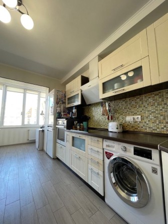 ЖК Щасливий двохкімнатна квартира з ремонтом! - фото 1