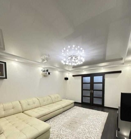 (3-7) Шикарная просторная квартира с красивым ремонтом - фото 1