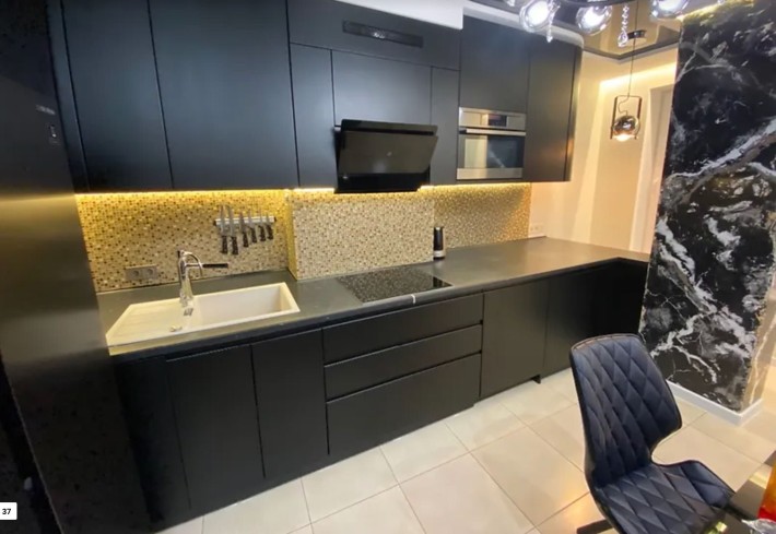 Продажа 2к квартиры 66 кв. м на ул. Гвардейцев-Широнинцев 70 - фото 1