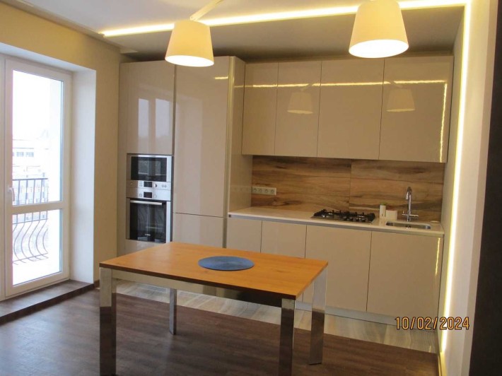 Продам 3 ком. пос. Жуковского ул. Дача 55  2-х уровневая квартира. - фото 1