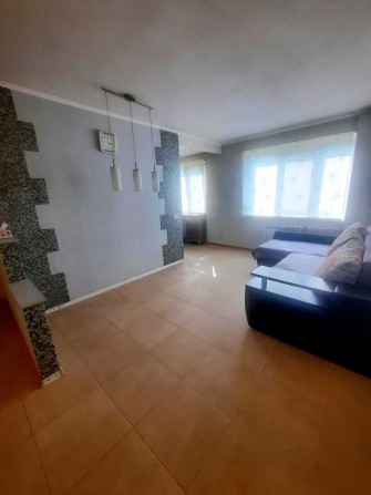 Продам 3-х комнатную квартиру 4/9 с ремонтом. - фото 1