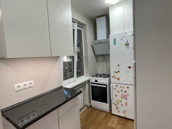 Продам квартиру з власним двориком та сховищем! вул. Середня Одеса