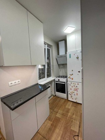 Продам квартиру з власним двориком та сховищем! вул. Середня - фото 1