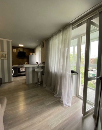 Майдан Конституции ТРЦ Никольский Продам 3К 57 м2 - фото 1