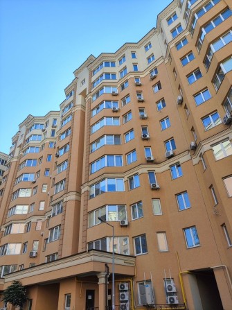 Однокімнатна квартира по центральній алеї ЖК Софія Сіті. Обжитий буд. - фото 1