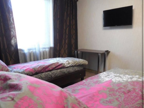 Продам 2 ком кв с двумя входами и сан узлами Метро Науки Харьков