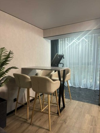 Улица 23 АВГУСТА 42! 3 мин от метро! Продам шикарную 3к 65 м2 - фото 1