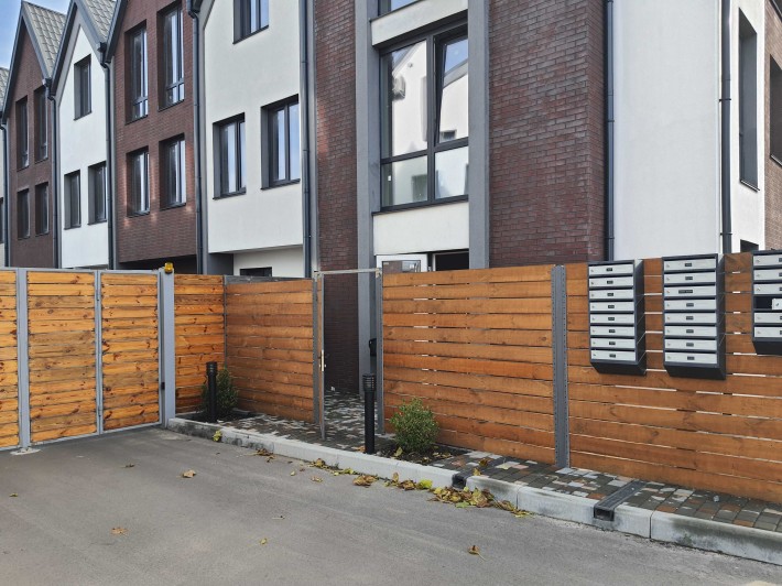 єВідновлення! Квартира з власним подвір'ям і паркінгом. - фото 1