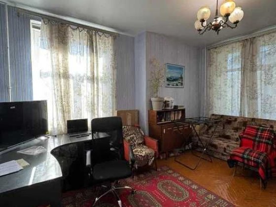 Продам 2к квартиру сталинка ХТЗ Индустриальная Сертификат Библика Харків