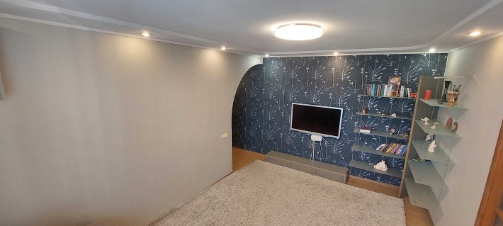 Продам 3 комн кв с капремонтом, метро Ботсад  и 23 Августа , Канатка - фото 1
