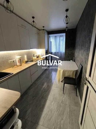 Продам 3 к.кв. с ремонтом в ЖК Мира - 1 , м. Масельского - фото 1