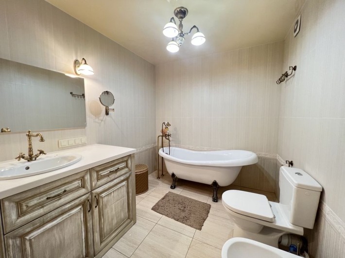 Продажа 3к квартиры на Гагарина ,метро Спортивная ,ул.Молочная 11 - фото 1