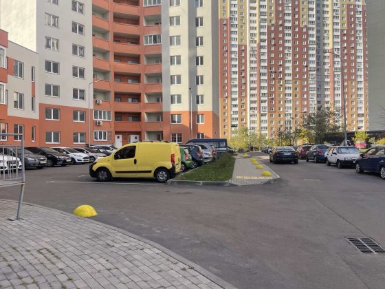 Продаж 1к квартири вул. Милославська, 18 Деснянський район Киев