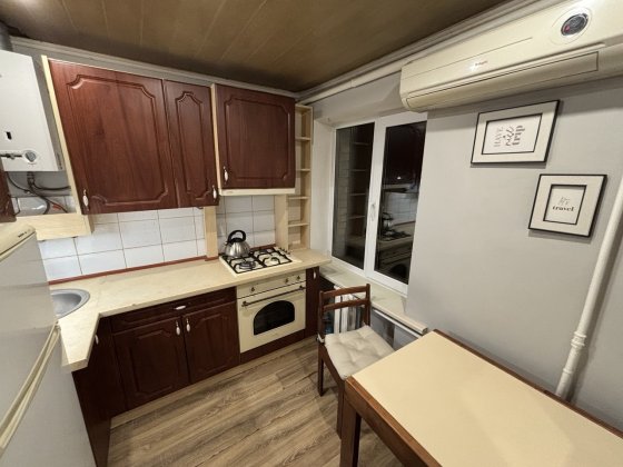 Продаю 1-кімнатної квартири  з ремонтом вул.Донецька, 57. Солом'янський район Киев