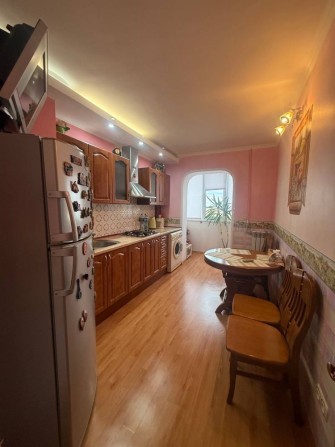 Сдам 3-комн.кв на Победе с мебелью и техникой - фото 1