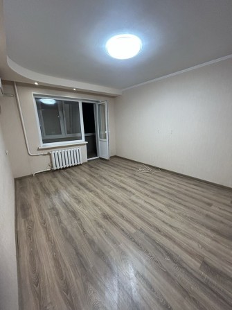 Сдам 2х комнатную квартиру на левом берегу, 1мкр - фото 1