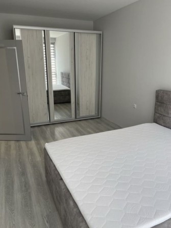 Сдам 2х к комнатную кв-ру 15000   Центр - фото 1