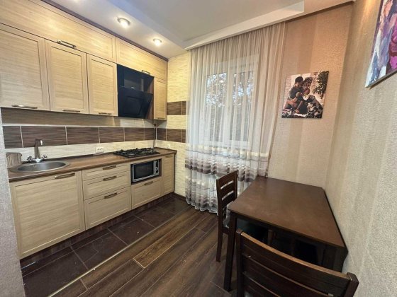 Аренда 3 ком., в центре города, ПЕРВАЯ СДАЧА Кам'янське