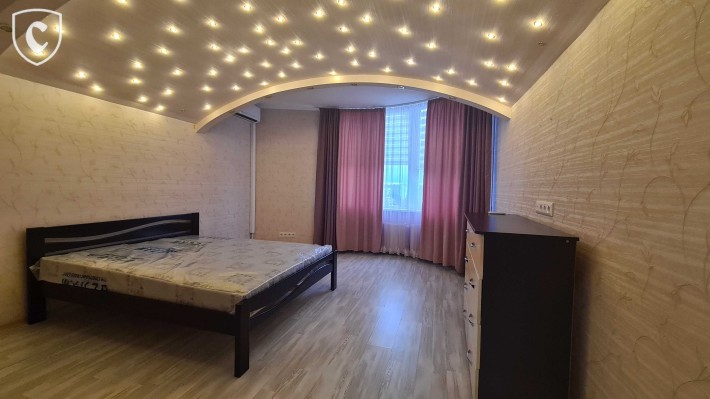 Оренда 2-кімнатної квартири у будинку з укриттям - фото 1