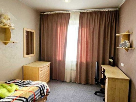 Аренда 3х комнатной квартиры с холлом 4 этаж Левый Берег 5 МКР Каменское