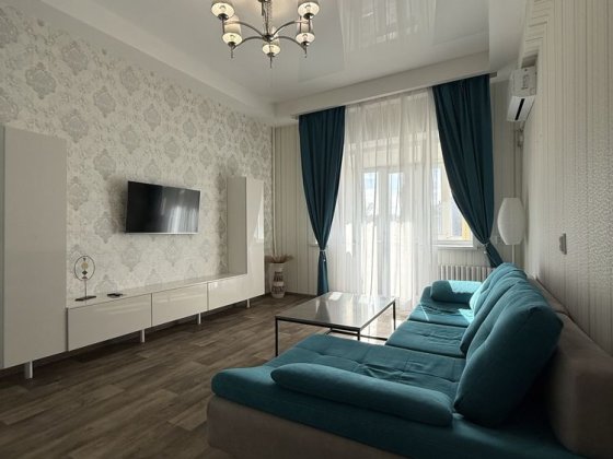 ОРЕНДА 2-х кімн,євроремонт, меблі+ ЗАРЯДКА для ЕЛЕКТРОМОБІЛЯ Кам'янське