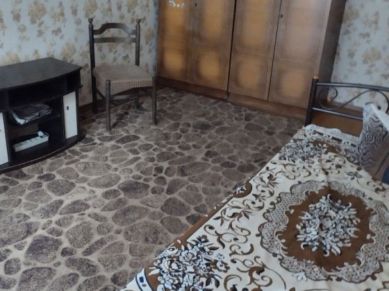 Сдается 1комнатная квартира  1этаэ пяти этажного дома .