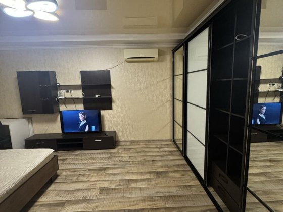 Сдам однокомнатную просторную киевку с АГВ на Клушина , 1 этаж! Измаил