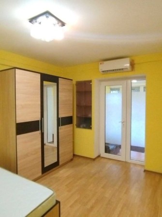 Простора 1-кімнатна з газовим опаленням Комерційна/Некрасова - фото 1