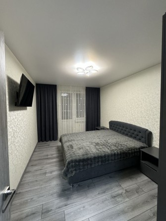 Сдам классную двухкомнатную квартиру возле Панни Пицца , первая сдача! - фото 1