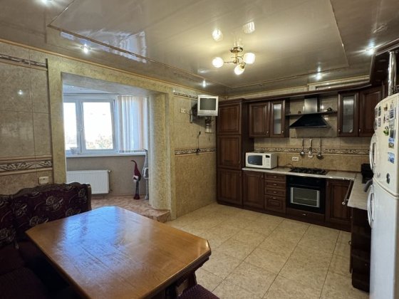 Оренда 3-кімнатної квартири ,центр міста Кам'янець-Подільський