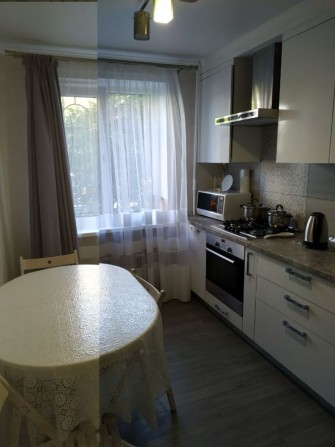 Сдам 3х комнатную квартиру без выселения на лето ОТ СОБСТВЕННИКА - фото 1