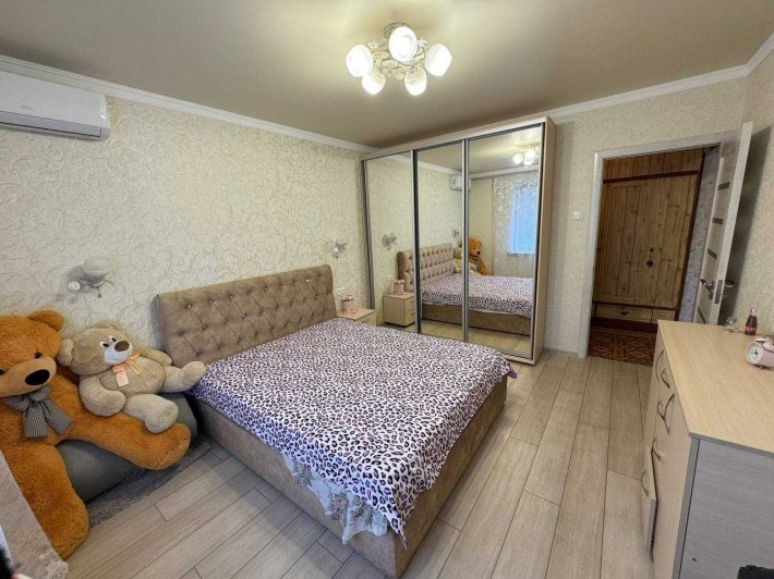 АРЕНДА 2-х комнатной квартиры БЕЛЯЕВА, 111 (м-н ЛАЗУРНЫЙ). - фото 1