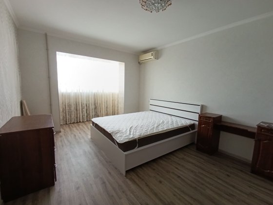 Простора однокімнатна на довгий термін Краматорськ