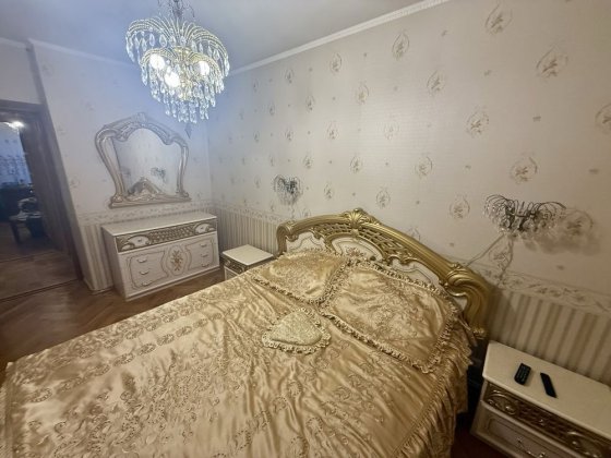 Здається VIP 3-х кімнатна квартира в самому центрі Прилуки