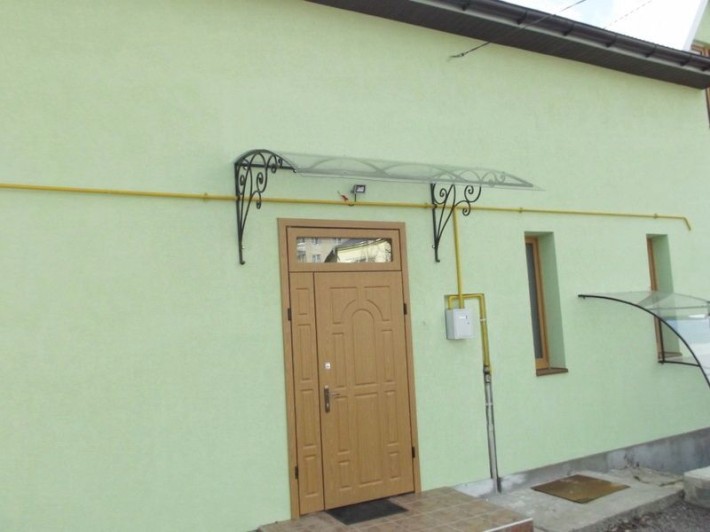 Окремий тепленький трьохкімнатний котедж у центрі міста - фото 1