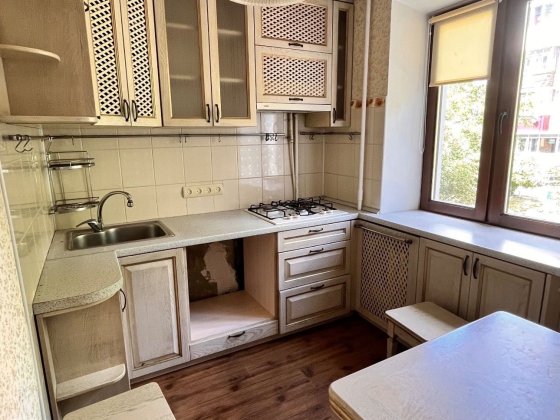 Здається квартира 3 х кімнатна район Фонтанів Умань