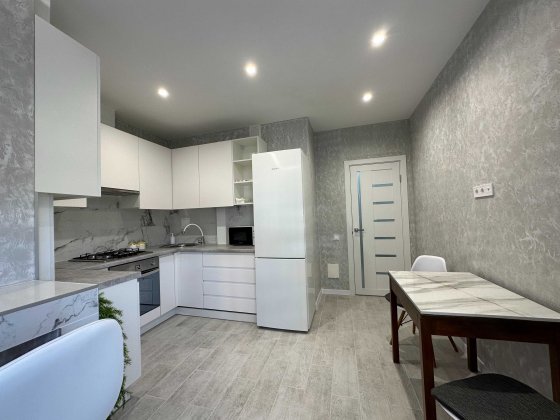 Оренда 1 к . пр Весняний 1 -А. Автономне опалення. 1 - й пов. Вишневе