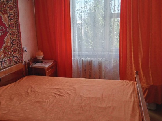 Трьохкімнатна квартира в центрі.  З 01.11 Вишневое