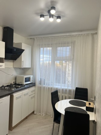 Оренда трикімнатної. Павліченка. Перша здача. Сучасний ремонт - фото 1