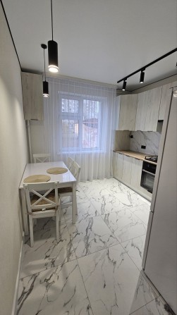 Оренда 1к.квартири на Озерній в новобудові. - фото 1