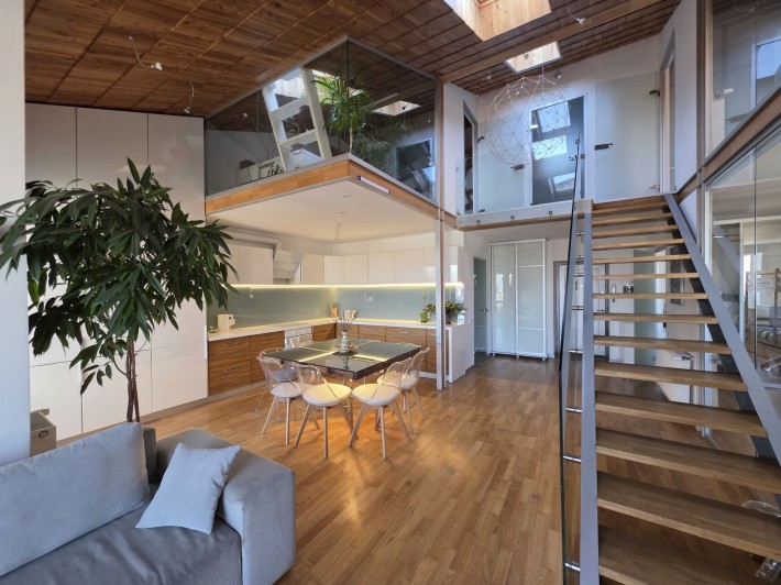 Двохрівнева квартира з 3-ма кімнатами та терасою. Власник - фото 1