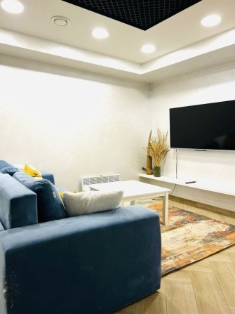 Оренда простороі квартири в закритому комплексі. - фото 1