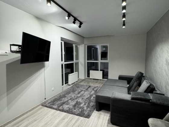 Оренда Красивої 2-х Кімн, Власні Паркомісця Закрита Територія 500$ Луцьк