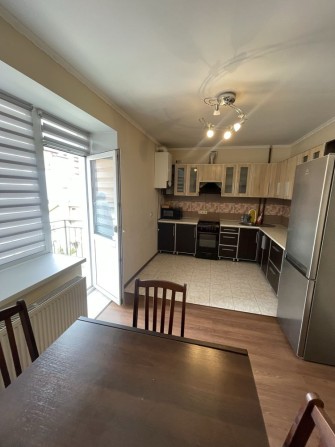 Затишна 1к з окремою спальнею та балконом - біля центр - вул. Дудаєва - фото 1