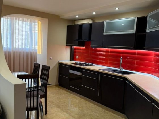 Оренда 3-кімнатної квартири біля Порт Сіті Луцк