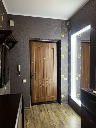 Простора 1-кімнатна квартира в новобудові - фото 1