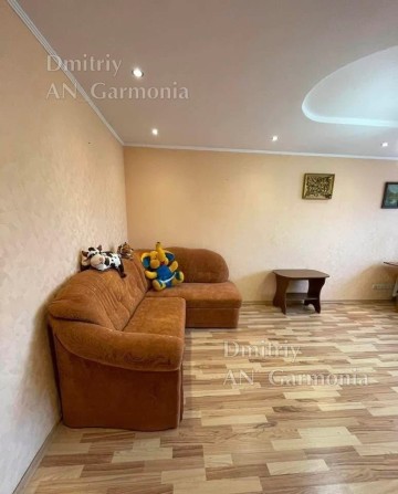 3-к Сады-1, рядом остановка - фото 1